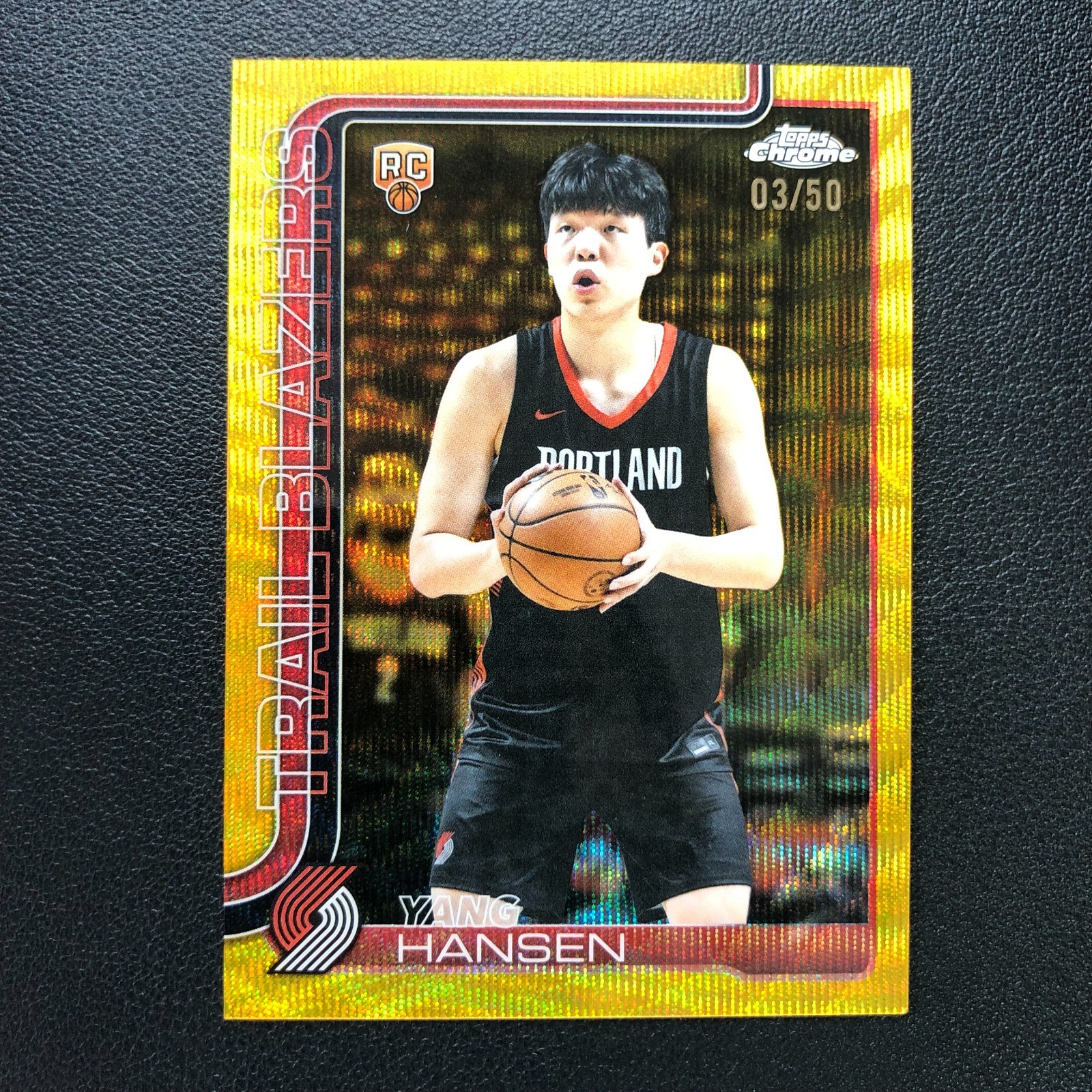 2025-26 Topps Chrome #266 Yang Hansen RC Gold Wave 3/50 Trail Blazers