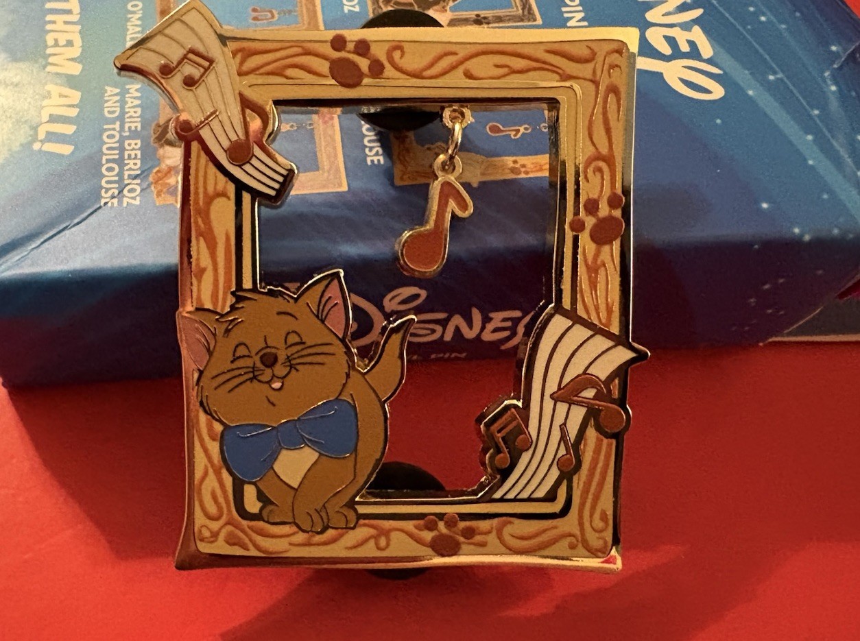 Disney Monogram BoxLunch Aristocats Toulouse Kitten Music Note Frame Dangle Pin