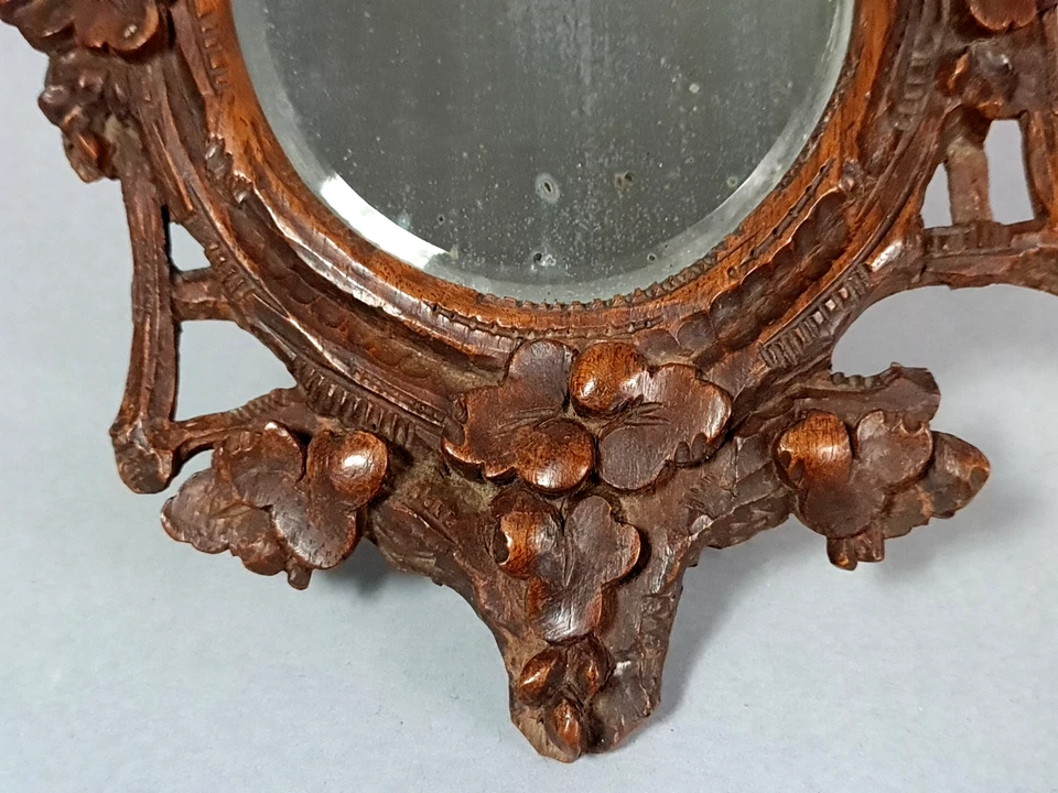 Ancien petit miroir biseauté cadre bois sculpté patine cirée C714 - Photo 3/4