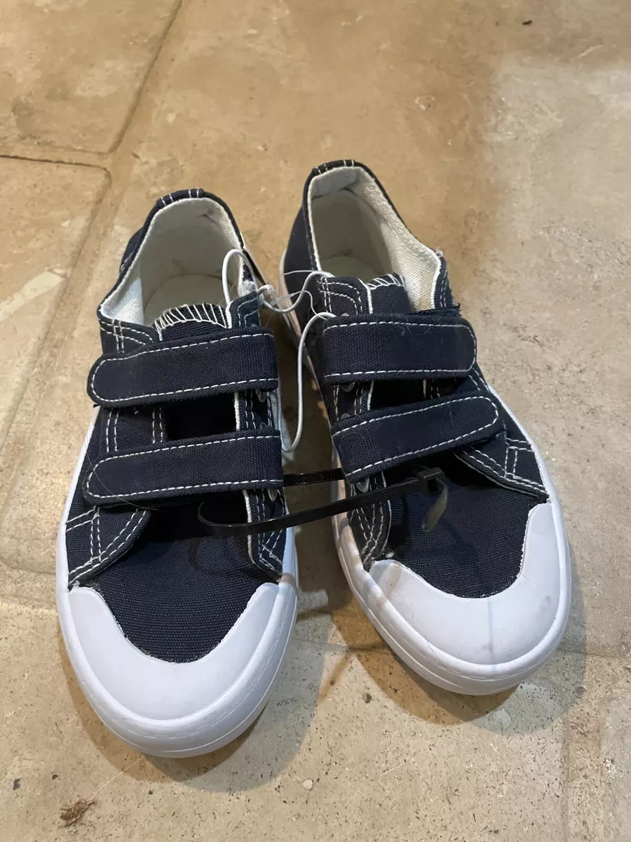 Basic editions cheap canvas sneakers