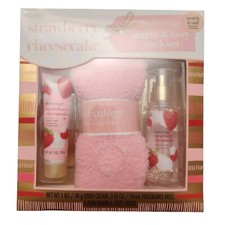 Bodycology Strawberry Cheesecake Gift Set Socks Lotion Spray