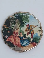 Vintage STRATTON ENGLAND POWDER COMPACT ENAMEL LID “THE MUSIC LESSON” 1950’S