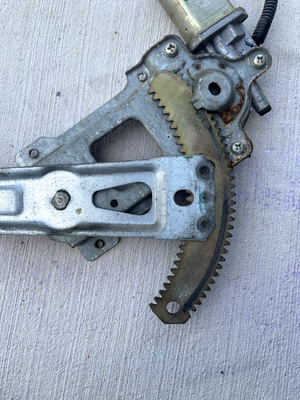 1990 NISSAN 300ZX FRONT DOOR ELECTRIC WINDOW REGULATOR W/ MOTOR