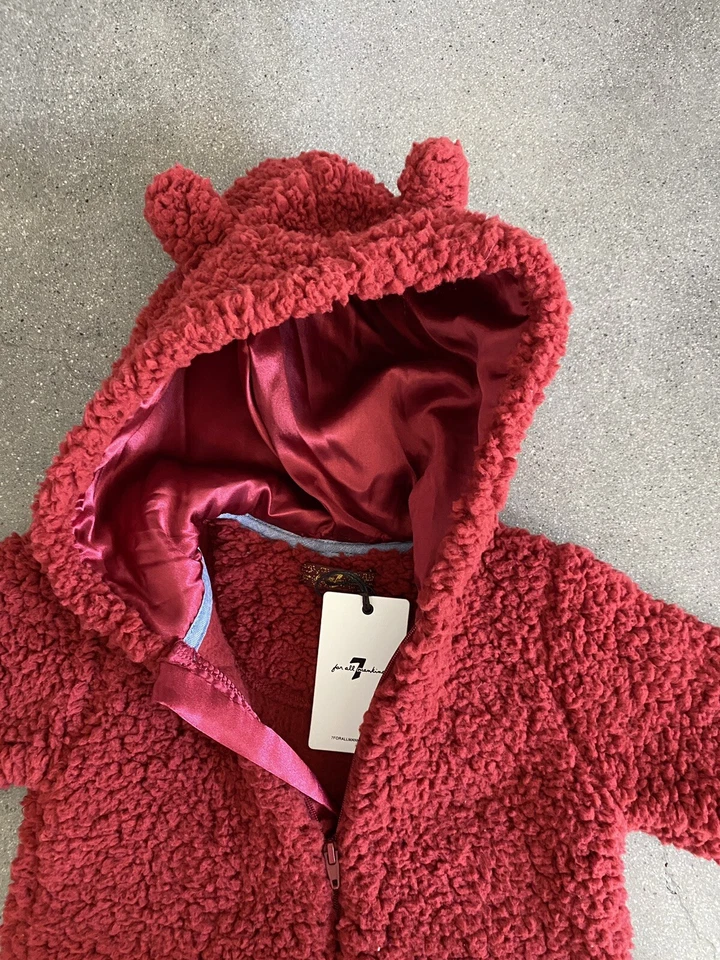 For All Mankind 7 rojo dalia imitación piel de oveja con capucha una pieza bebé 24 nuevo con etiquetas Foto 2 de 4