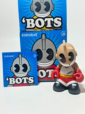 KIDROBOT 'BOTS KIDBOXER BOXER 2011 DESIGNER ART TOY