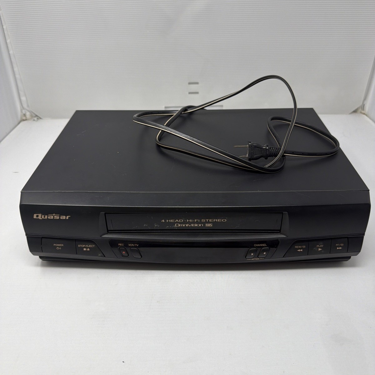 Quasar Vhq-450 VHS VCR Omnivision 4 Head Hi-fi Stereo Recorder