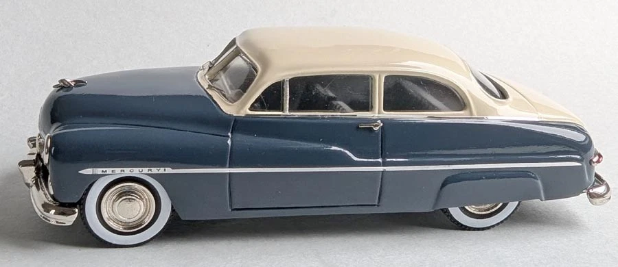 1950 Mercury 8 Club Coupe bleu-beige 1/43 métal blanc/étain tout monté - Photo 2/4