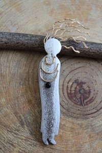 Authentic Deer / Elk Antler bone, Onyx & Gold Plated WOMAN Pin