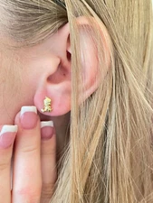 Solid 18k Gold Stud Earrings Vintage Donald Duck Warner Bros Looney tunes Yellow