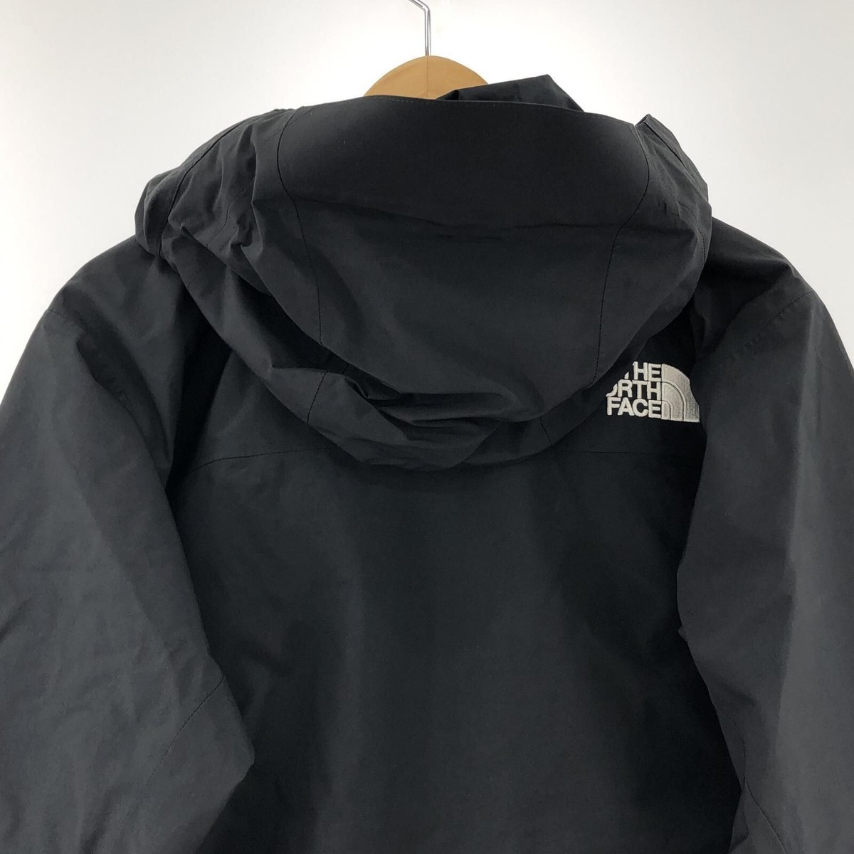 The North Face GORETEX Mountain Jacket Waterproof size XL color