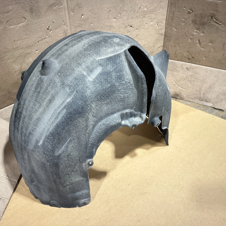 2018-2023 BMW 530e REAR RIGHT PASSENGER SIDE QUARTER LINER SPLASH SHIELD OEM - Image 3 of 4