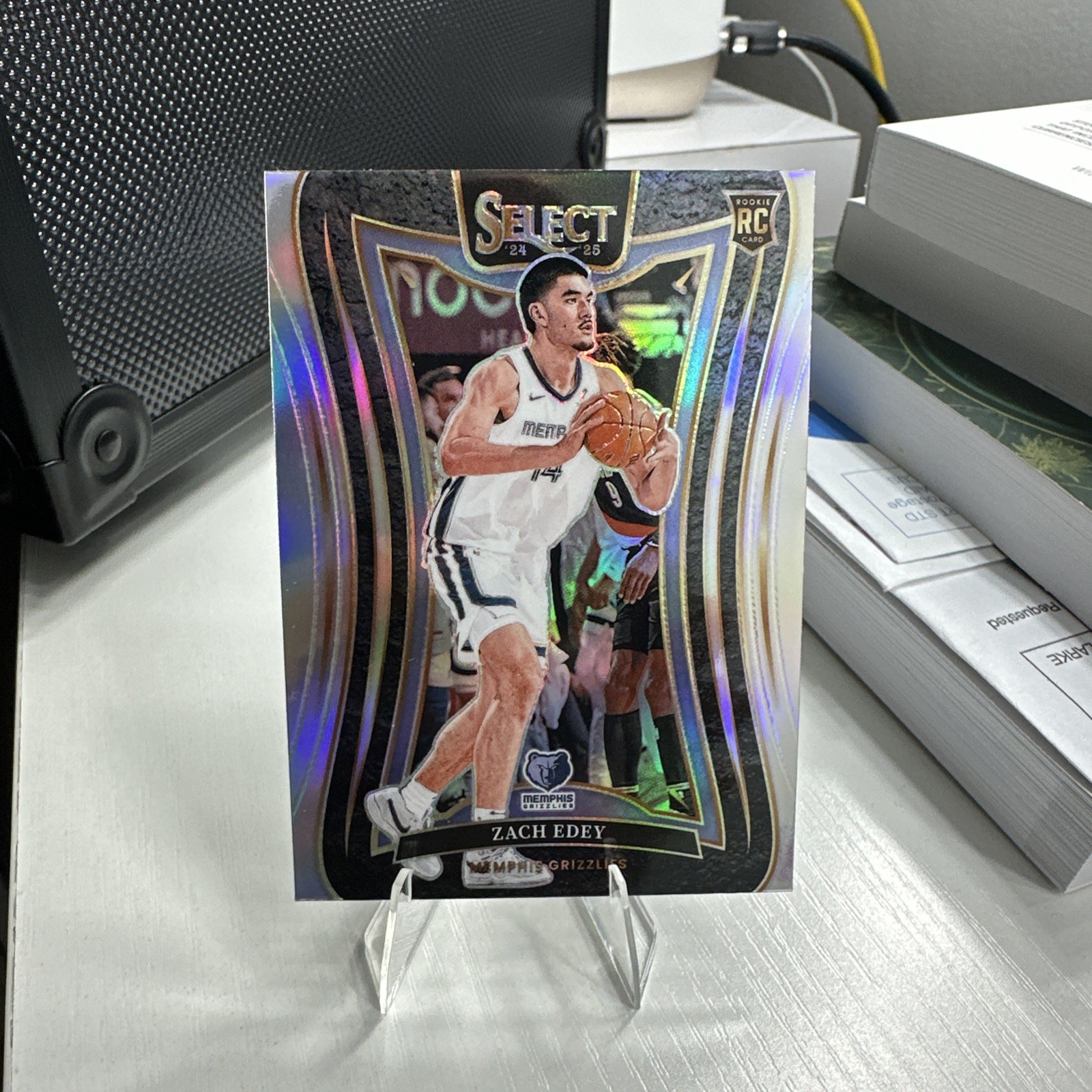 2024-25 Panini Select Mezzanine Zach Edey #391 Silver Prizm (RC)