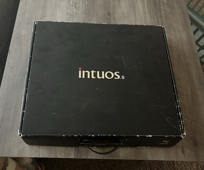 Wacom Intuos 5 Touch Small Graphics Tablet PTH450 OPT-PTH-450/K0-AX USB.