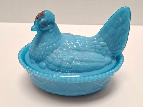 VTG Westmoreland Specialty Blue Milk glass Hen On Nest Early Split Tail Dish 5”