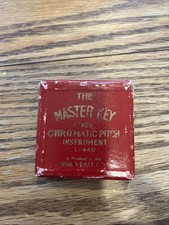Chromatic Pitch Pipe Instrument The Master Key WM Kratt Co A-440 13 Keys School