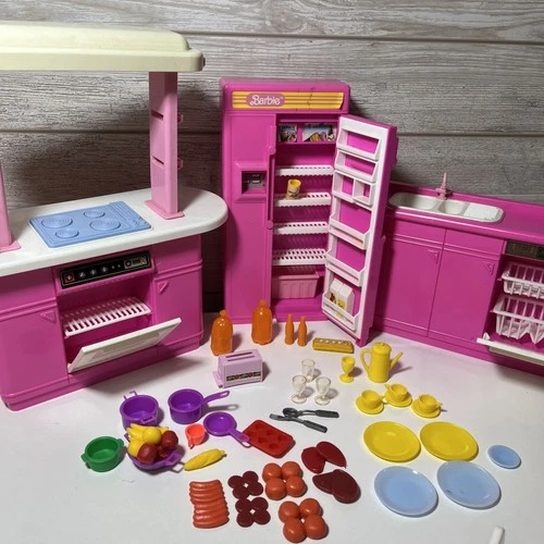Mattel Barbie Kitchen Playset Lot Vintage 1990’s Pink Food Dishes Cups Plates