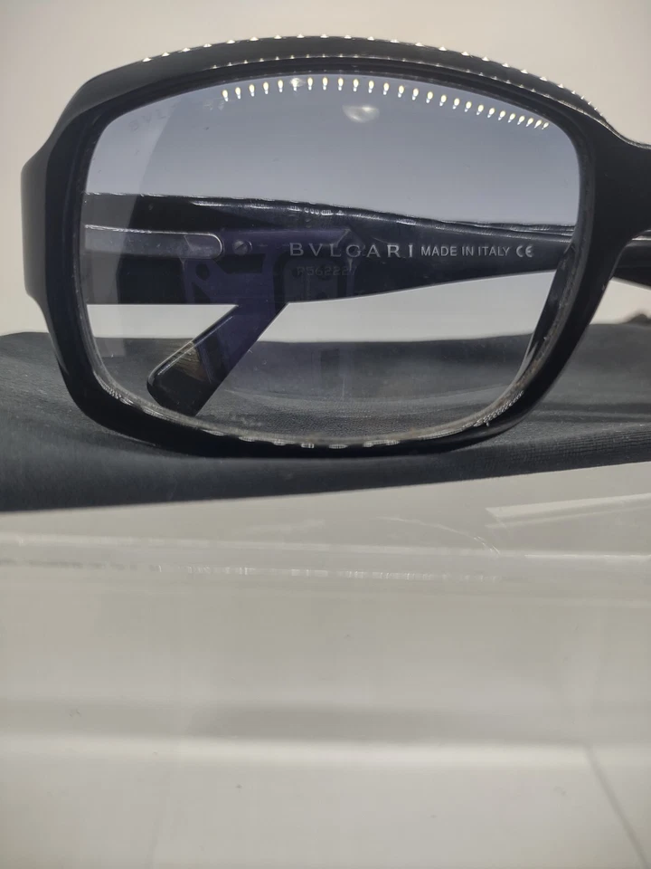 意大利制造男女通用黑色镜框宝格丽太阳镜 P562227 紫色/灰色镜片  — 第 2/4 张图片