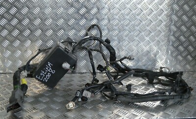 Toyota Estima Front Fuse Box With Wiring Loom 2008 Estima 2.4 vvti Hybrid