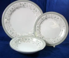 Noritake Meredith Trio Lot of Salad Plate Bread Plate and Fruit Bowl 5918