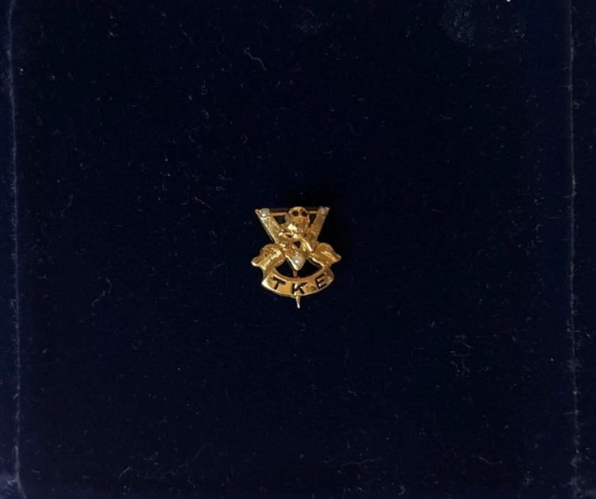 Vtg TKE Tau Kappa Epsilon Fraternity 10K Gold Pin Badge Skull & Crossbones - Image 2 of 4