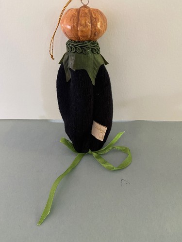 Wayne M Kleski Pumpkin Man Ornament '2000 (O15) - Picture 3 of 3