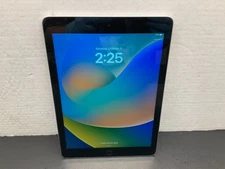 Apple iPad 5th Generation A1822 9.7" 128GB Wi-Fi - Space Grey (Grade B)