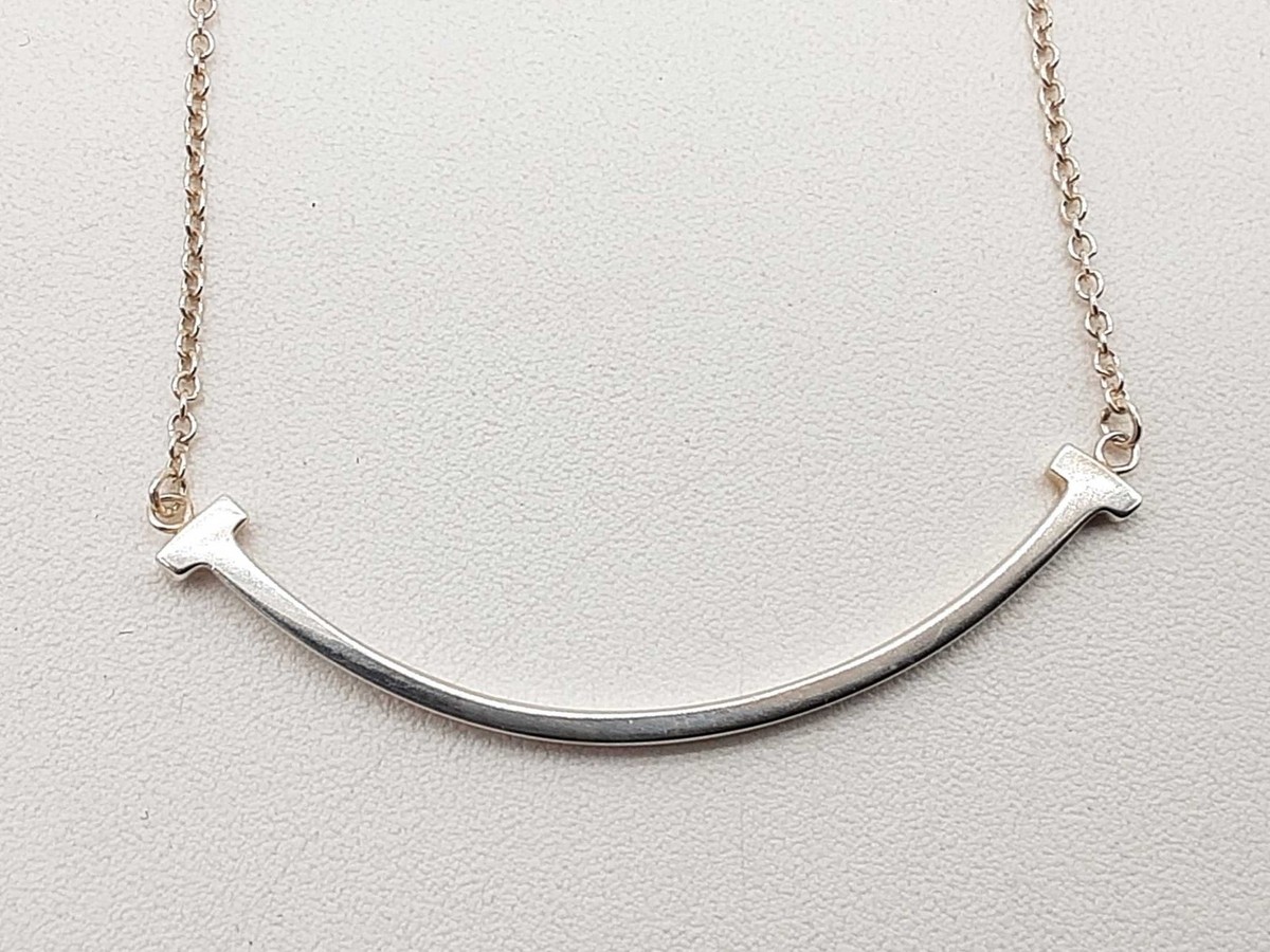 Tiffany & Co. Large T Smile 0.925 Silver 1.9g Necklace 18 In