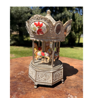 Schmid White Xmas Carousel Music Box Silver Tone Floral Accents 6'' Tall
