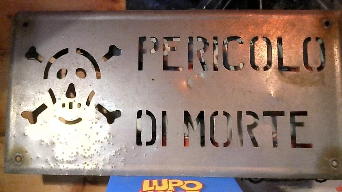 Cartello pericolo immagini e fotografie stock ad alta risoluzione
