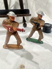 2 NICE 1930s BARCLAY LEAD DIME STORE G.I. SOLDIER CHARGING