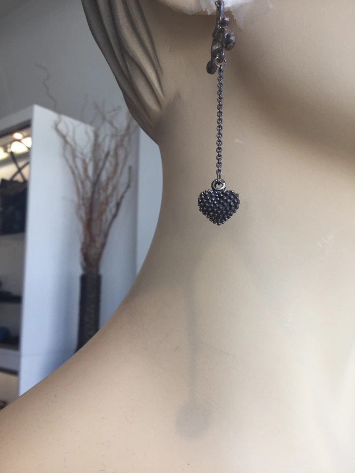 Pendientes colgantes de plata de ley King Baby con corazón Foto 2 de 4