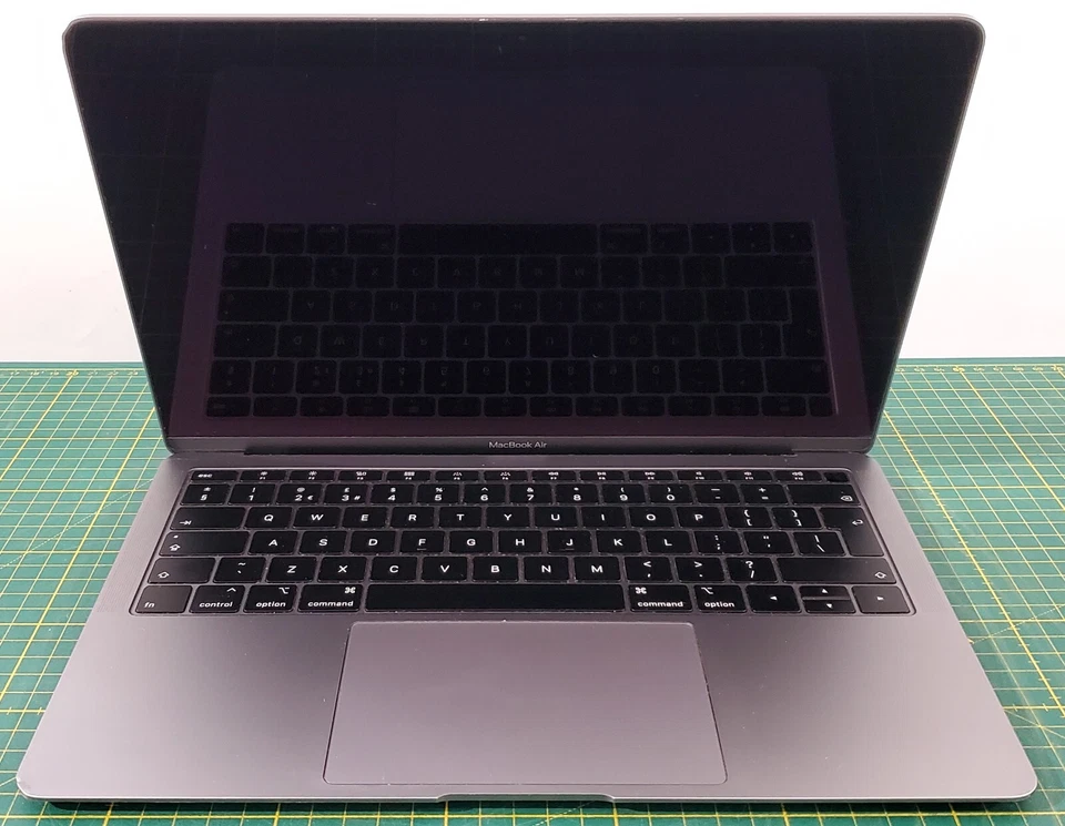 Apple MacBook Air 13" 2019 · i5 · 8GB · 128GB, Foto 2 von 5
