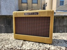 Fender Mini Twin-Amp Guitar Amplifier Portable 9 Volt