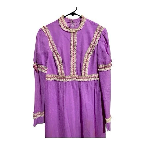 Vestido maxi hippie vintage dos anos 1960 com acabamento bordado - Imagem 2 de 4