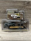 1/64 GREENLIGHT HITCH & TOW 2019 CHEVROLET SILVERADO & GOOSENECK TRAILER