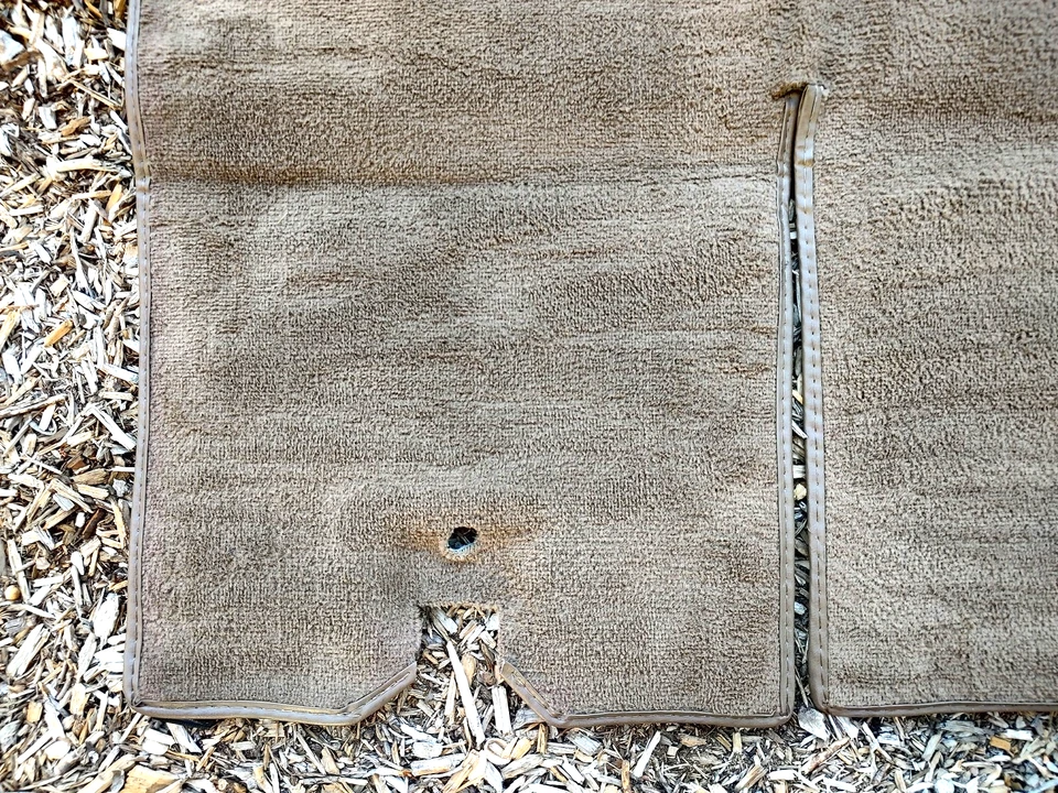 Panel de alfombra compartimento trasero Chevrolet Corvette C4 1991-1996 10238495 Foto 2 de 4