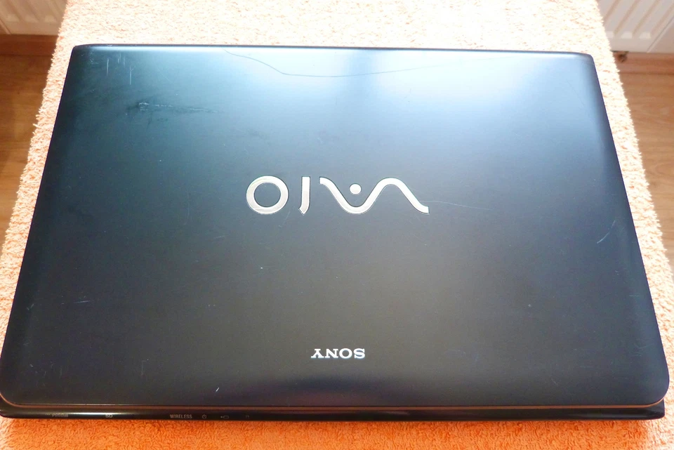 Sony Vaio SVE15 Premium 16GB RAM NUOVO l Windows 11 Pro 64 l 500GB l HDMI USB3.0 - Immagine 2 di 4