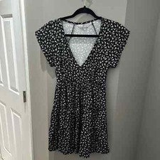 Urban Outfitters Black & White Floral Dress-XS