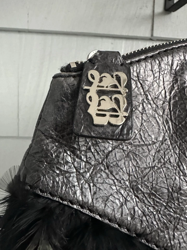 Leonello Borghi New York Silver Crackled Leather Hand Bag w/ Feather Detail - Image 2 of 4