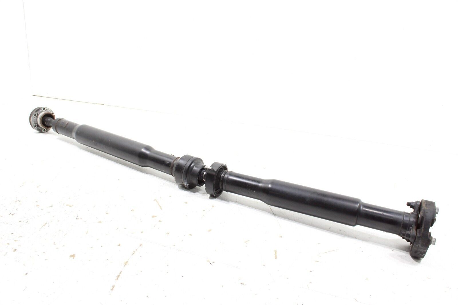 2017 - 2020 MASERATI LEVANTE AWD REAR DRIVE SHAFT DRIVESHAFT PROPELLER OEM