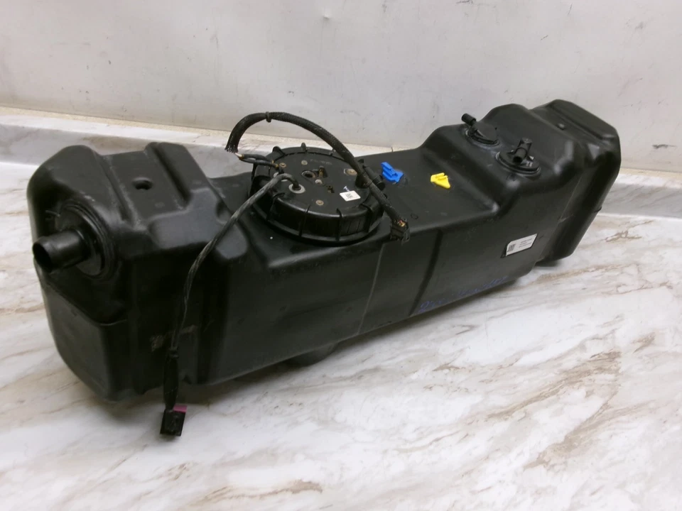 246243323 11-16 Silverado Sierra 2500HD 3500HD DEF Diesel Fuel Tank OEM - Image 4 of 4