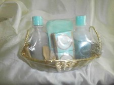 BENANDRE VINTAGE BATH SET IN GOLDEN BASKET