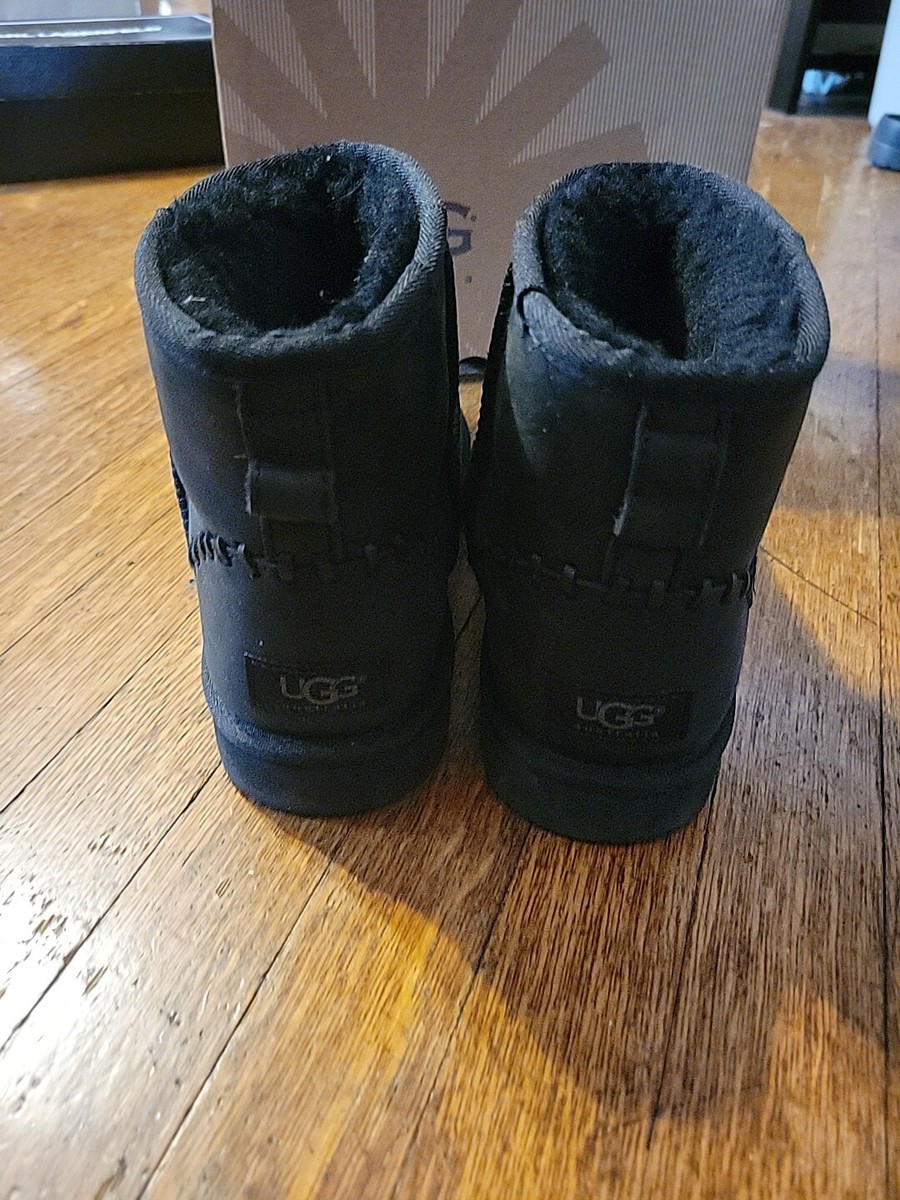 UGG Classic Mini Stitch Deco Boots Black Leather Stitching  display picture 3