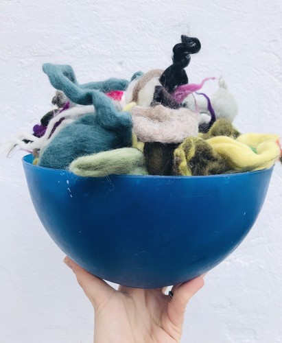 100g Mixed Colour Wool Scraps Offcuts for Felting – Merino British Corriedale - Picture 2 of 5