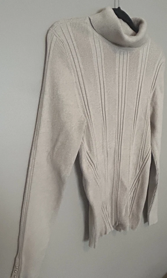 White House Black Market Beige Ribbed Stretch Long Sleeve Turtleneck Sweater XL - Image 3 of 4