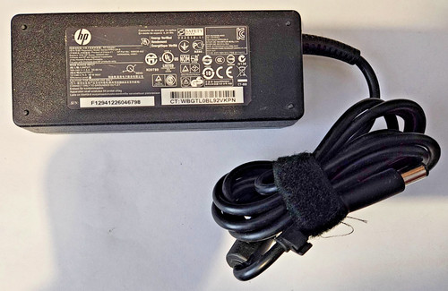 HP ORIGINAL LAPTOP LADEGERÄT (TEILENUMMER 608428-002) OUTPUT 19V 4,74A 90W