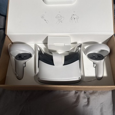 Meta Oculus Quest 2 512GB *WITH CONTROLLERS IN BOX WITH CHARGER AND ACCESSORIES
