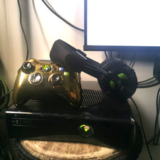 Xbox 360 Slim 250GB Console Bundle + Headset Controller + 30 Games