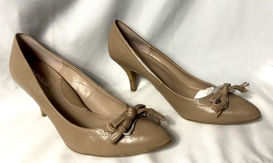 Tignanello Tauupe Leather Pumps with Tassel Bow - 3"  Heel -  Sz 9.5 M - NIB - Image 3 of 4