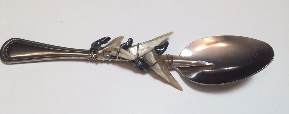 Hermosa cuchara de té hecha a mano de acero inoxidable envuelta en alambre arte con conchas Foto 4 de 4